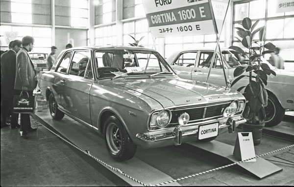 (06-2a)(214-35) 1970 Ford Cortina 1600E.jpg